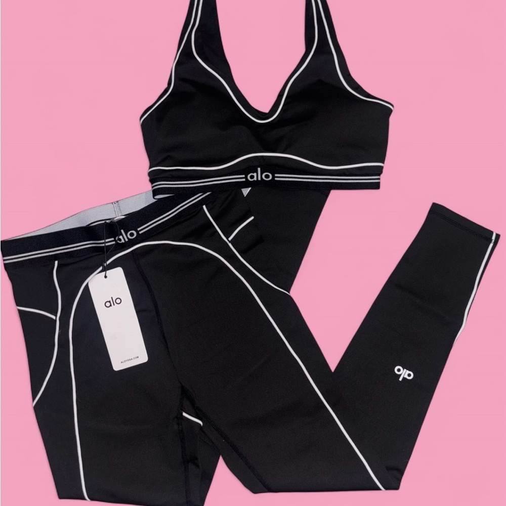 Brand New 🚨 Alo Yoga Heart Throb Set Black Size M